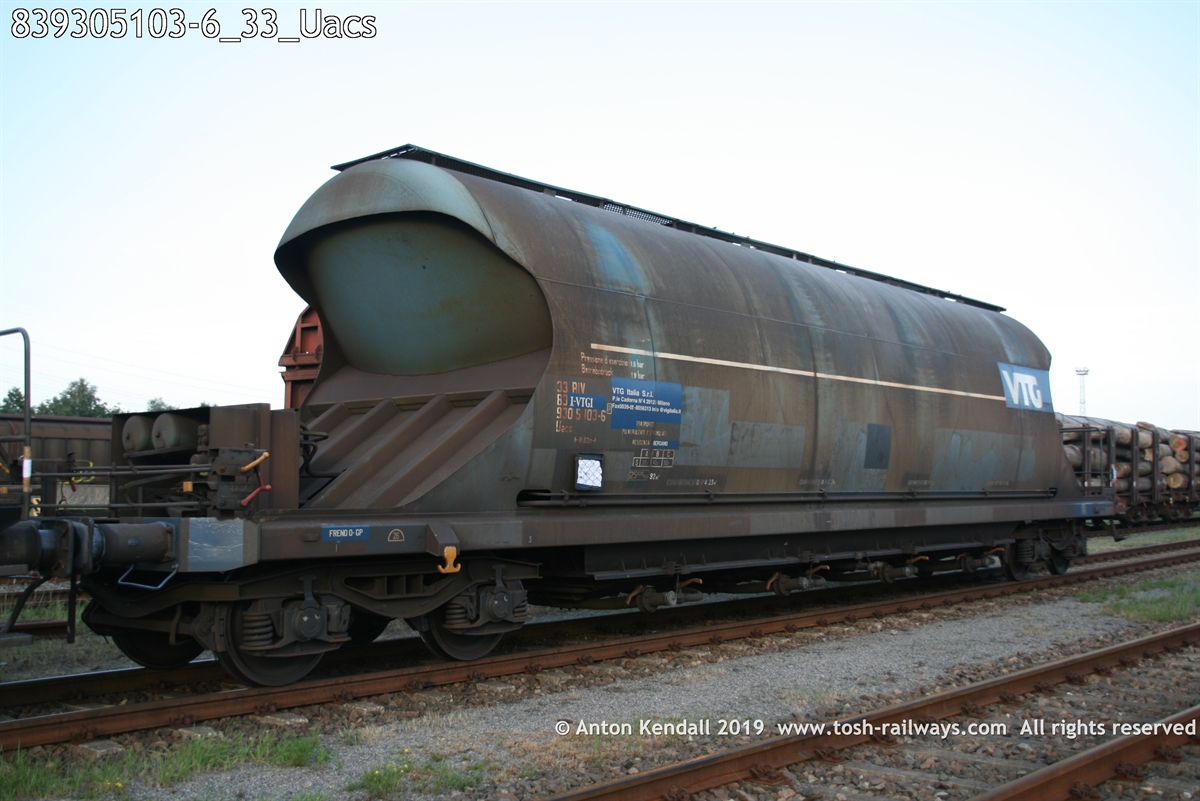839305103-6_33_Uacs.jpg